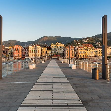 Hotel Ligure アラッシオ エクステリア 写真